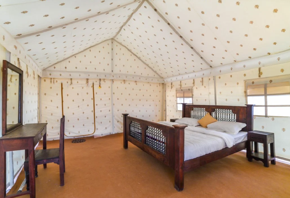 1 x Tent